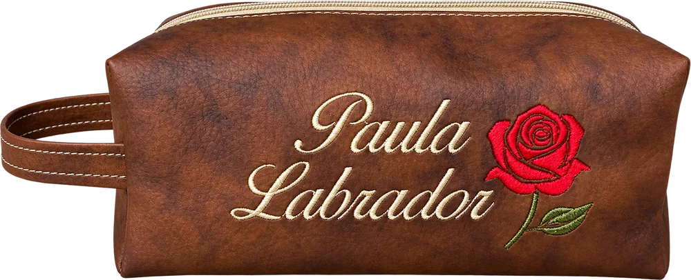 Estuche tabaco bordado Paula Labrador con una rosa